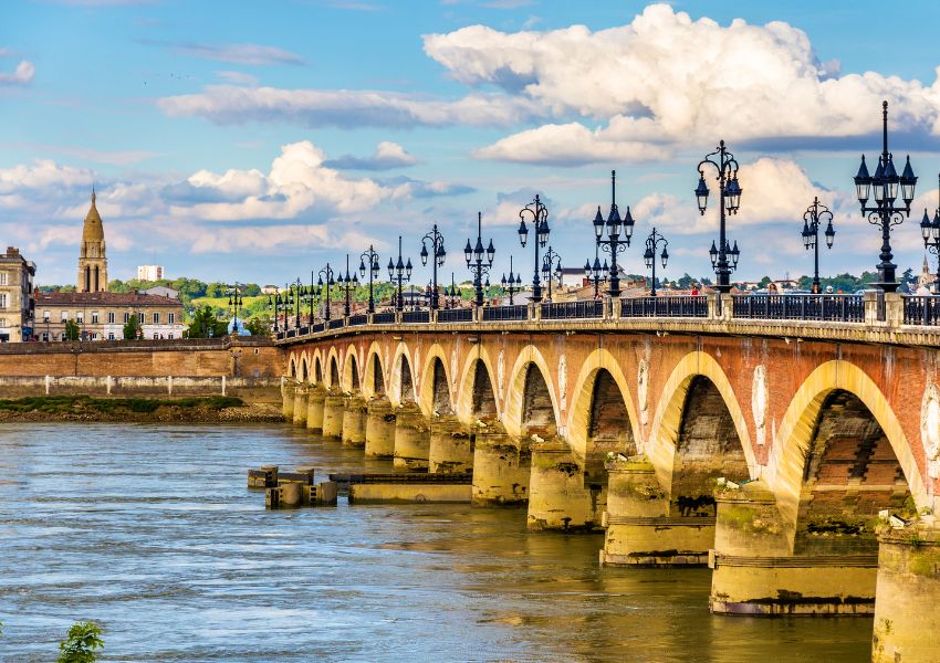 Comparatif Gestion Locative Bordeaux